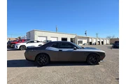 $37995 : Dodge Challenger 2023 R/T 2d thumbnail
