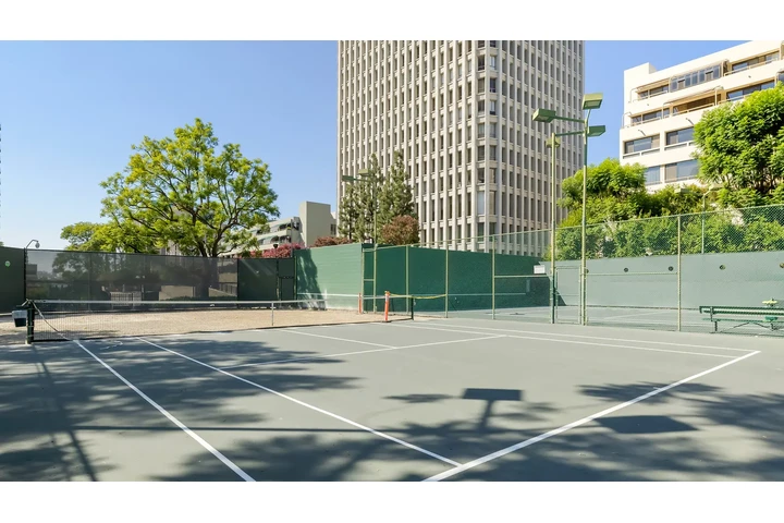 $1379 : MOVE IN SPECIAL 1BED 1BATH image 3