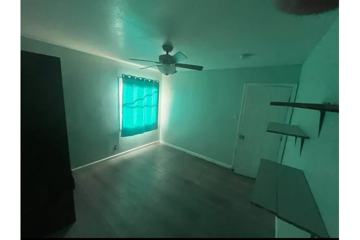 $850 : Se Renta Cuarto image 4