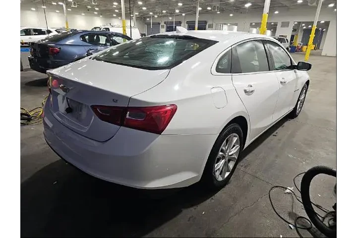 $17995 : Chevrolet Malibu 2023 LT 4dr image 3