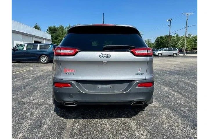 Jeep Cherokee 2017 4x4 Latit image 4