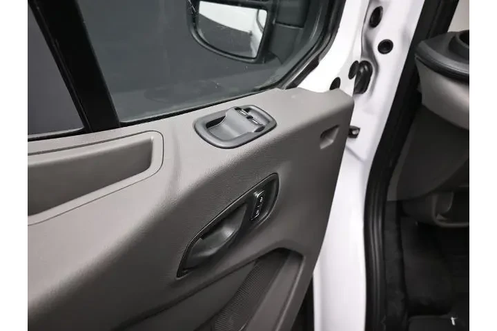 $35064 : Ford Transit 2024 250 3dr LW image 9