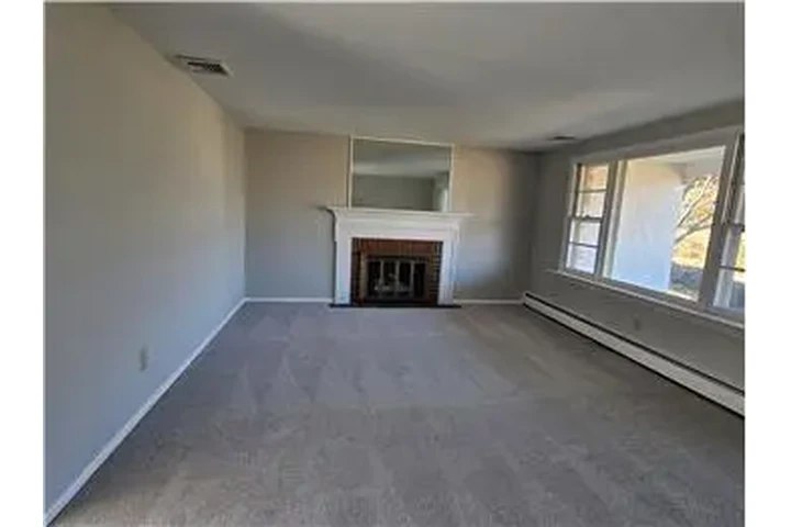 $4500 : Rental property with 3 bedro image 9