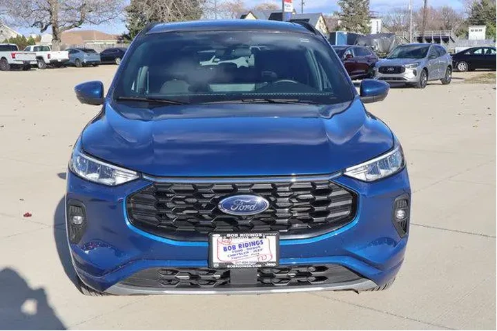 $27990 : Ford Escape 2023 AWD ST-Line image 2
