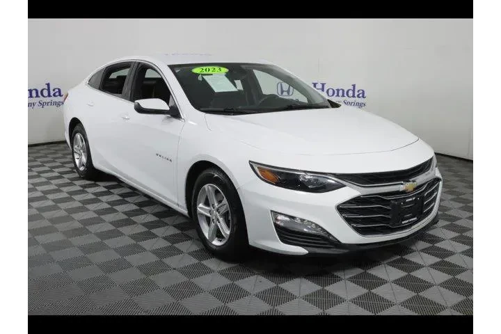 $18575 : Chevrolet Malibu 2023 LT 4dr image 1