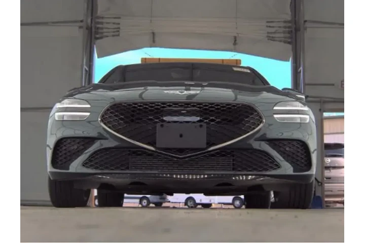 $30493 : Genesis G70 2023 2.0T 4dr Se image 3