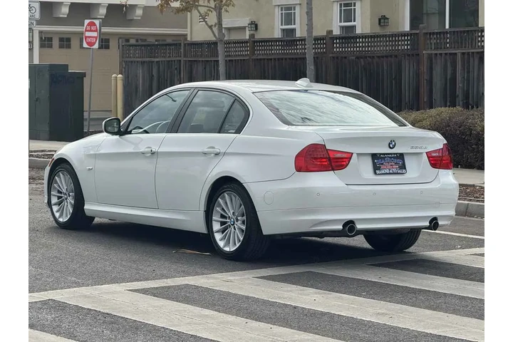 $12988 : 2011 3 Series 335d image 7