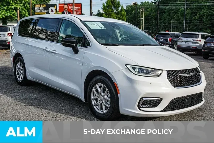 $24720 : Chrysler Pacifica 2024 Touri image 4