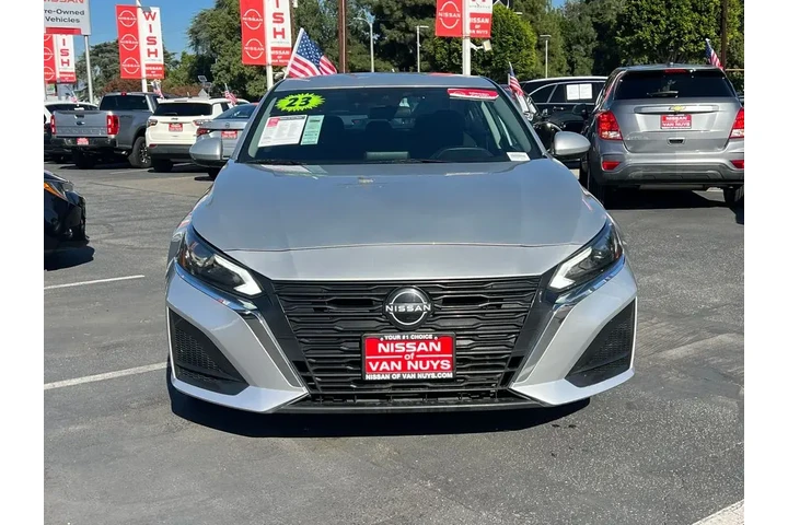 $18998 : Nissan Altima 2023 2.5 SV 4d image 8