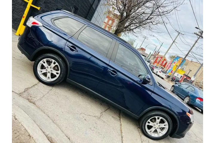 $8999 : 2015 Outlander SE image 3