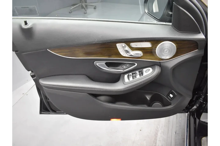 $16252 : Mercedes-Benz C-Class 2019 A image 9