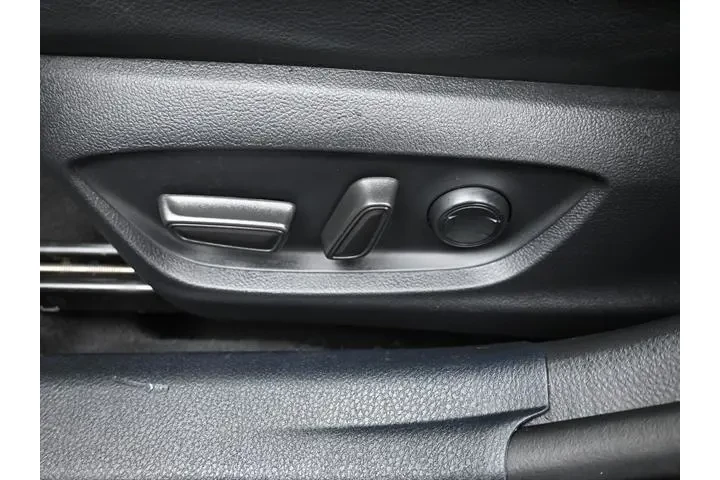 $28991 : Toyota Camry 2022 SE 4dr Sed image 7