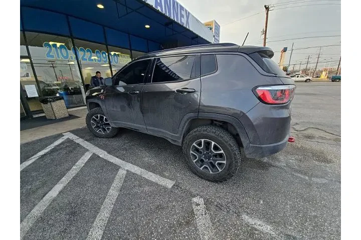 $17998 : Jeep Compass 2020 4x4 Trailh image 4