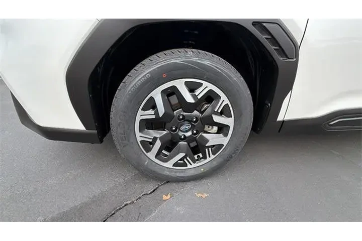 $28390 : Subaru Forester 2025 AWD Bas image 10