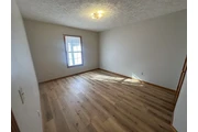 $1150 : 2 bed 2 baths Townhouse thumbnail
