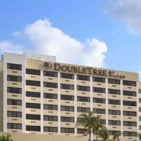 DoubleTree by Hilton Hotel image 1