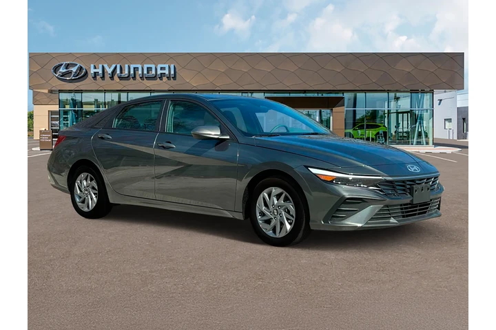 $25270 : Hyundai ELANTRA 2024 SEL 4dr image 10