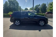 $31995 : Toyota RAV4 2023 AWD XLE 4dr thumbnail