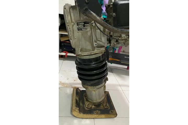 CANGURO- APISONADOR A GASOLINA image 2