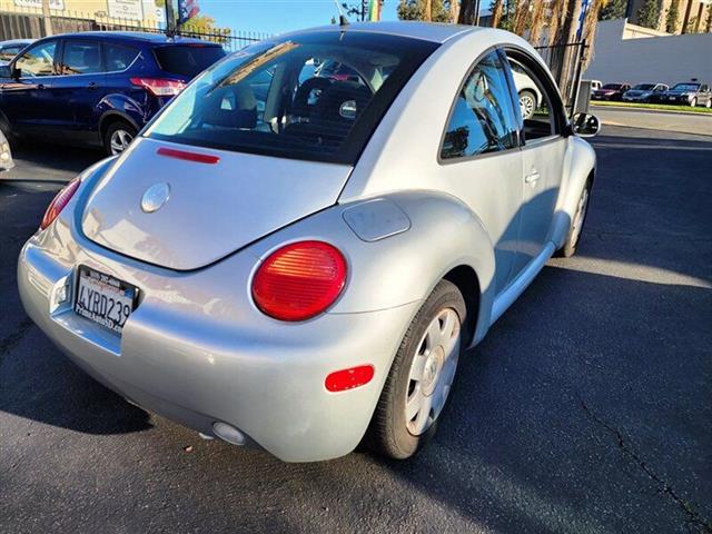 $7895 : 2002 New Beetle image 4