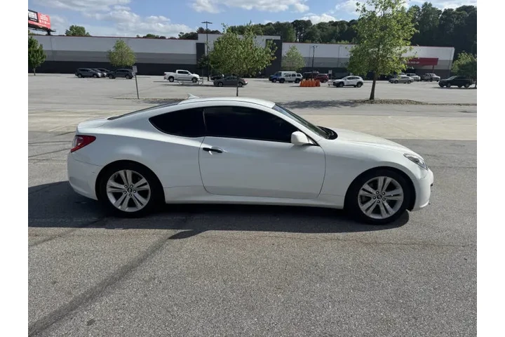 $13000 : 2012 Genesis Coupe 2.0T image 9