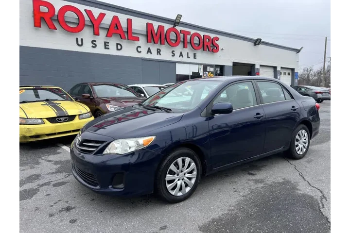 $8900 : 2013 Corolla LE image 1