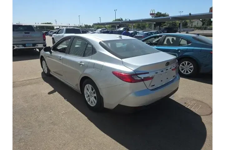 $34900 : Toyota Camry 2026 SE 4dr Sed image 4