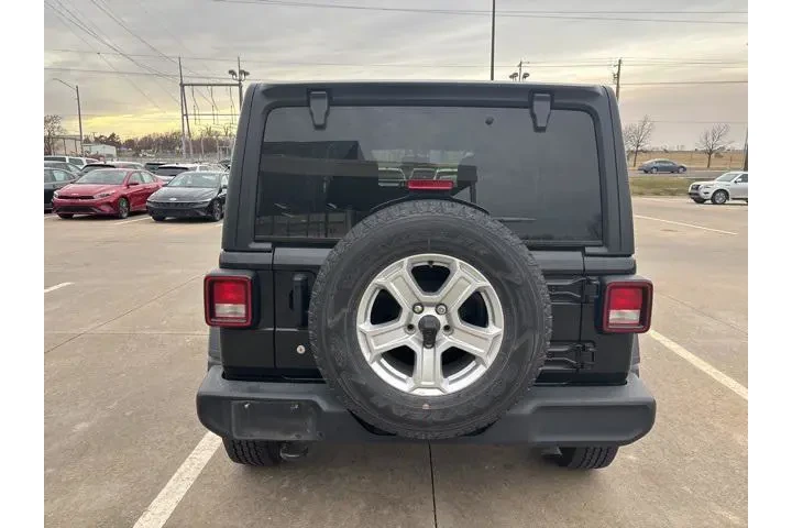 $23998 : Jeep Wrangler Unlimited 2020 image 3