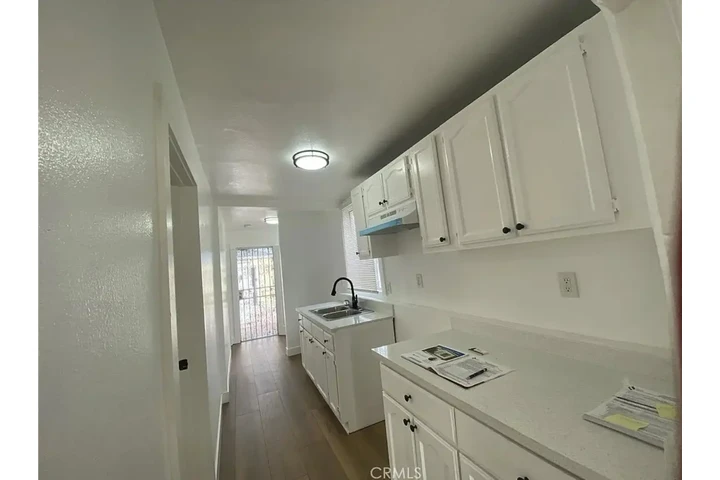 $3500 : Duplex De Renta 90002 image 6
