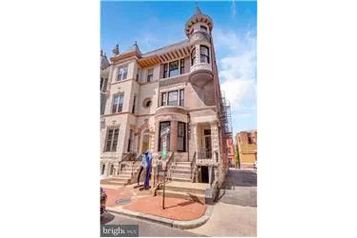 $1750 : Rental property with 1 bedro image 1