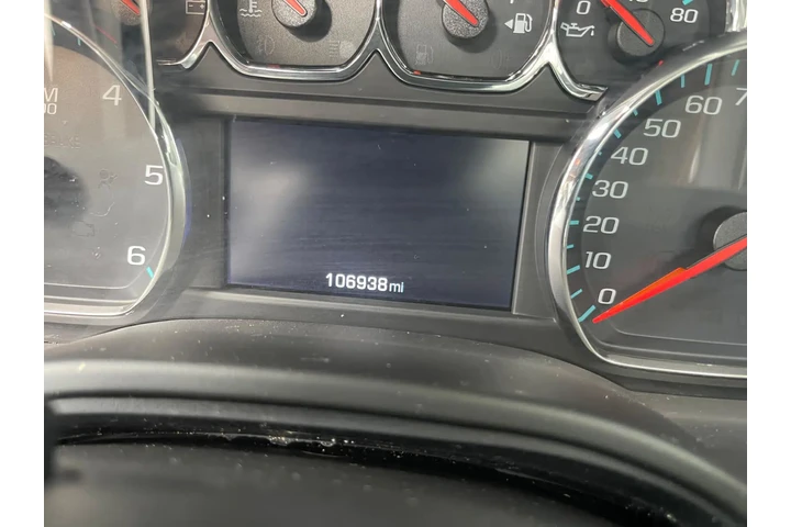 $26500 : Chevrolet Suburban LT image 1