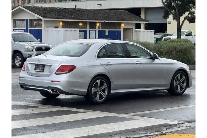 $21988 : 2019 E 300 RWD Sedan image 5