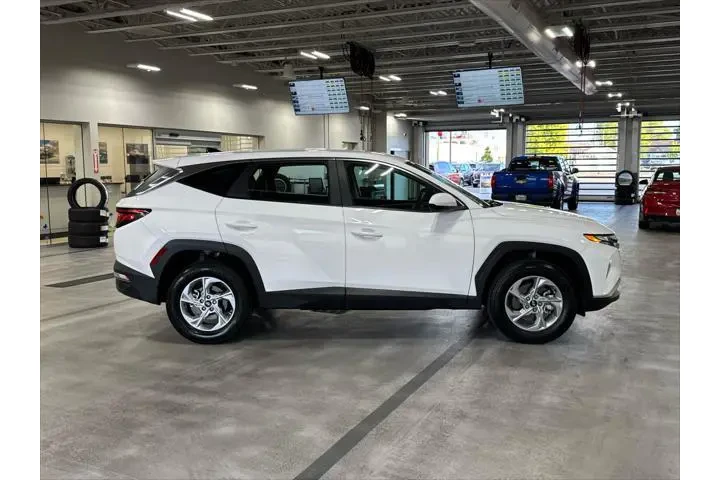 $24113 : Hyundai TUCSON 2023 AWD SE 4 image 9