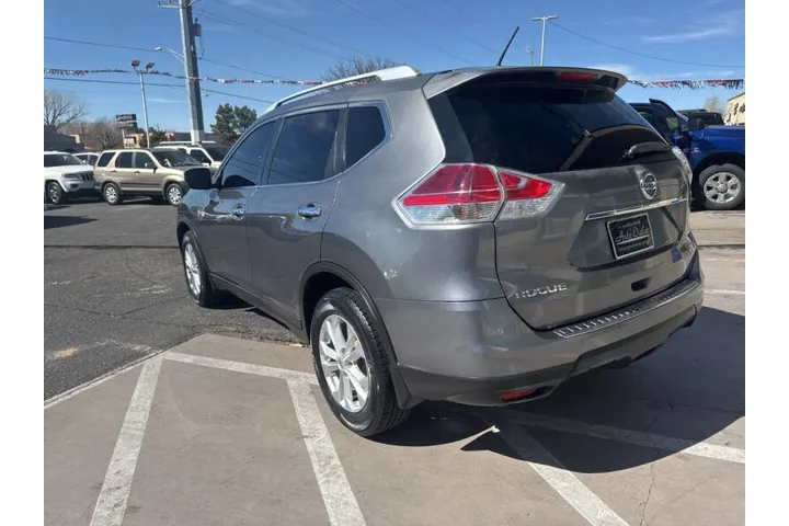2016 Rogue SV image 5