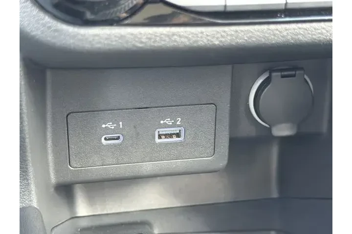 $20448 : Nissan Kicks 2024 SR 4dr Cro image 8