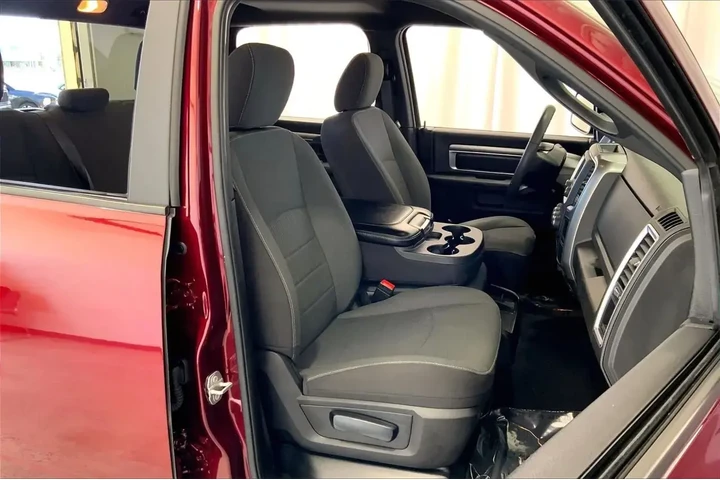 $30293 : Ram 1500 Classic 2024 4x4 SL image 6