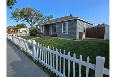 fully fenced front & backyard en Los Angeles