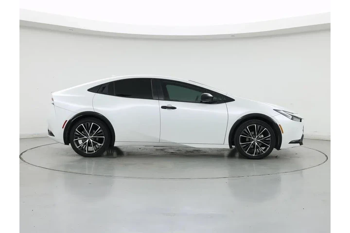 $29998 : Toyota Prius 2023 LE 4dr Hat image 7