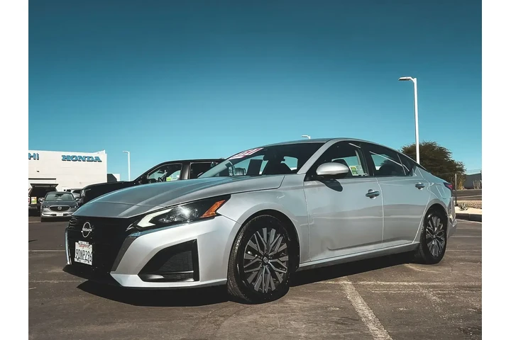 $19997 : Nissan Altima 2023 2.5 SV 4d image 6