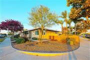 This beautifully landscaped co en Los Angeles