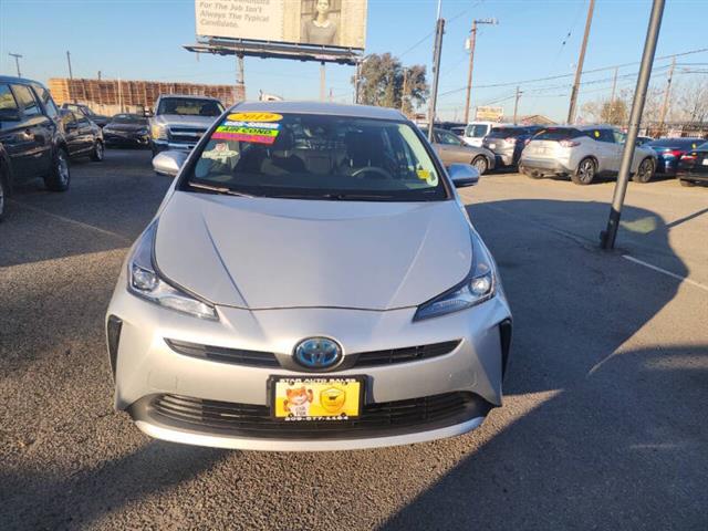 $18599 : 2019 Prius L Eco image 10