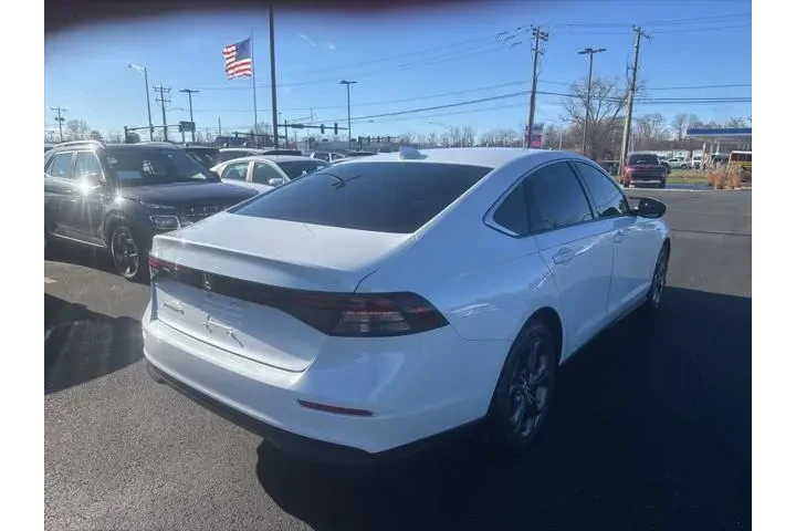 $23495 : Honda Accord 2023 EX 4dr Sed image 5