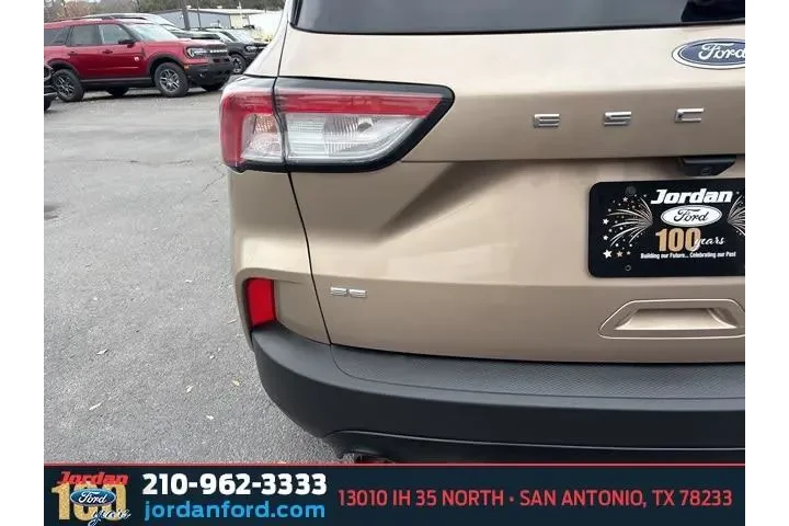 $16975 : Ford Escape 2021 AWD SE 4dr image 5