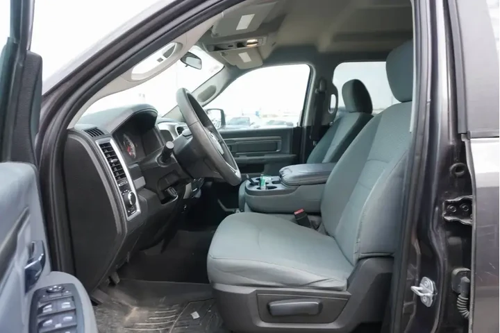 $24288 : Ram 1500 Classic 2019 4x2 Lo image 7