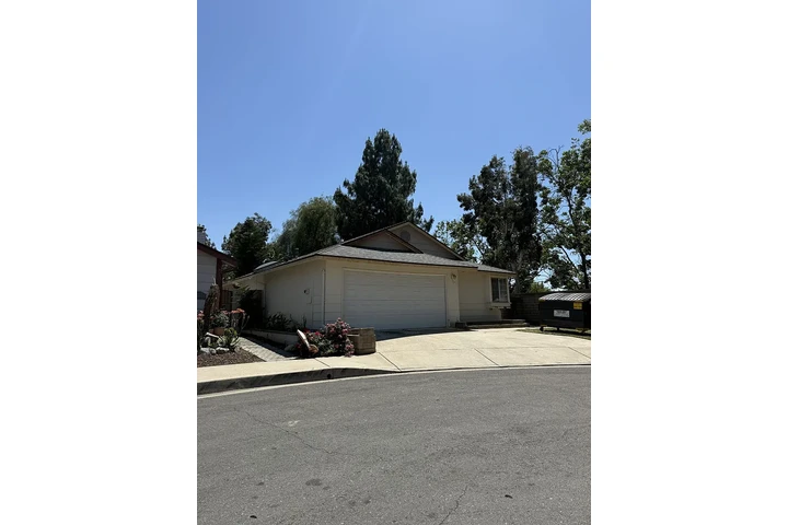 $1400 : Rancho Cucamonga 3- Bed image 1