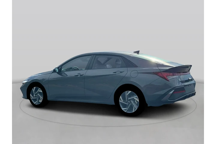 $24420 : Hyundai ELANTRA Hybrid 2025 image 8