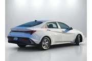 $20542 : Hyundai ELANTRA 2025 SE 4dr thumbnail