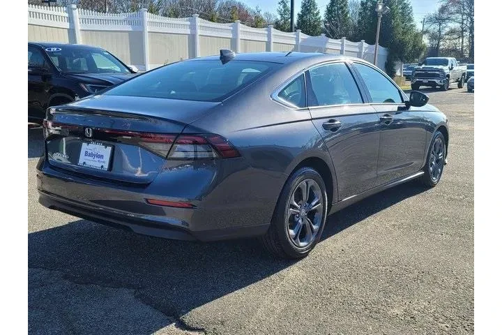 $24872 : Honda Accord 2023 EX 4dr Sed image 4