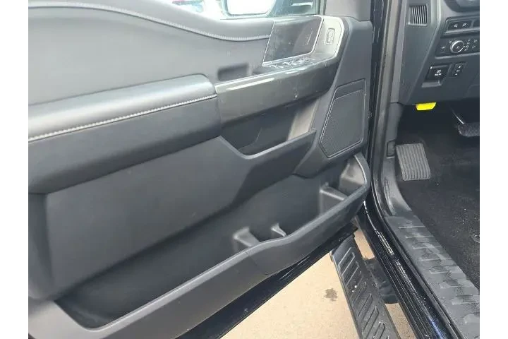 $37898 : Ford F-150 2023 4x4 Lariat 4 image 3