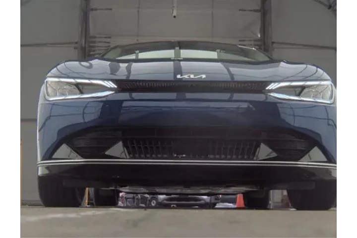 $24793 : Kia EV6 2023 AWD Wind 4dr Cr image 3